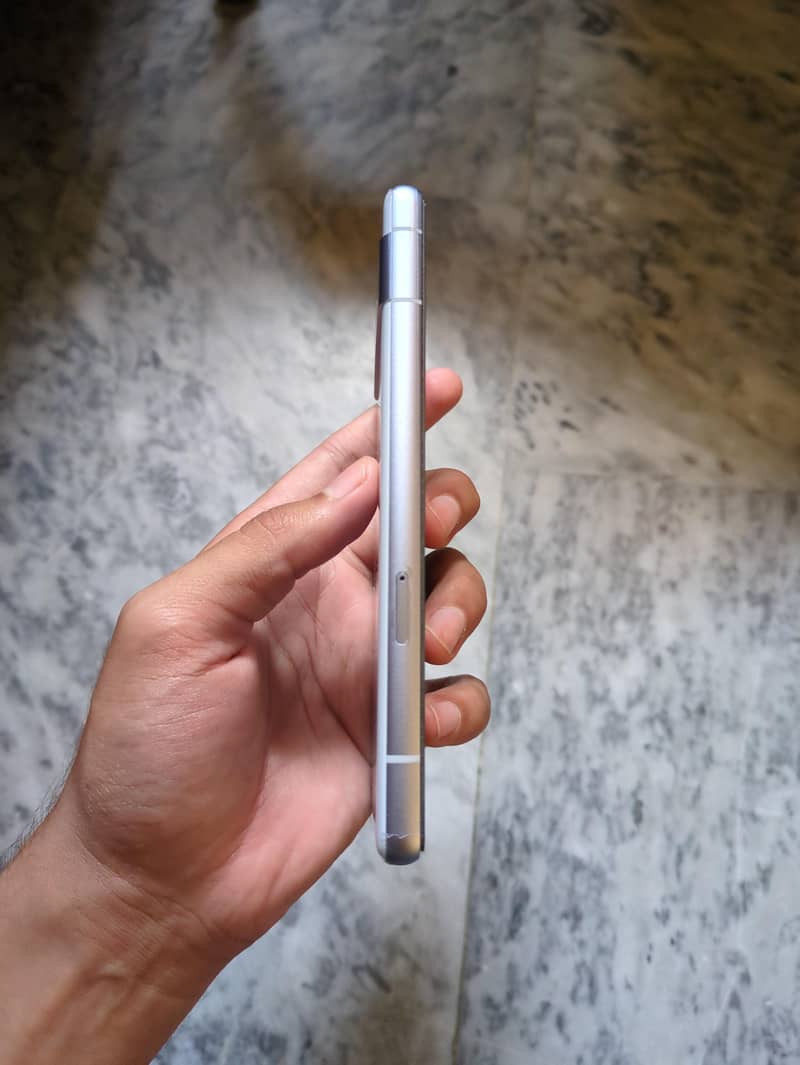 Google Pixel 7a 2