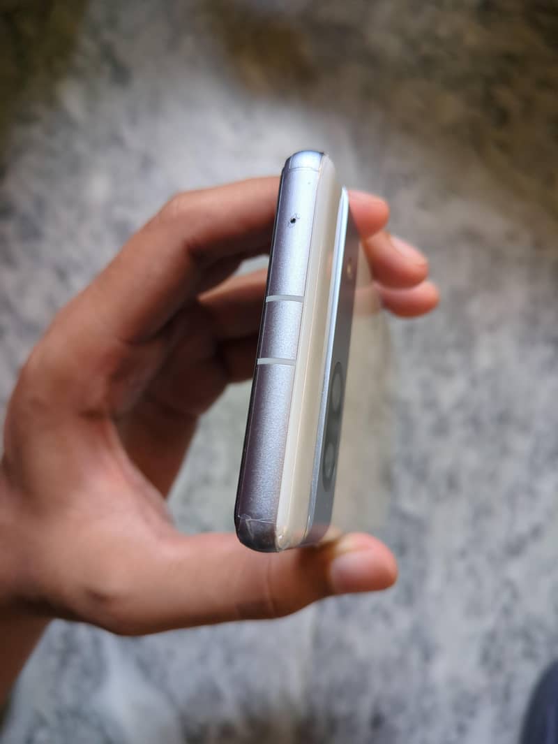 Google Pixel 7a 3
