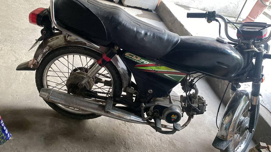 گاڑی ایک ہاتھ کی جلی ہوئی ہے بیسٹ انجن اواز 1