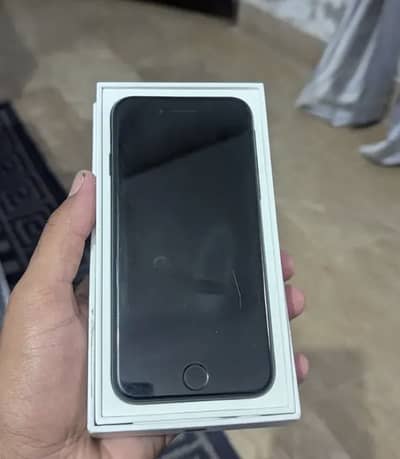 Apple iPhone SE 3 2022 with box and cable urgently sale