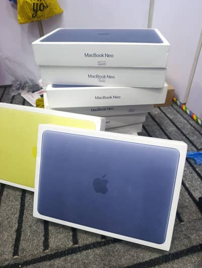 MacBook Air M5  chip 13.6 inch 16 GB ram /512/.  MacBook neo 8/256/512
