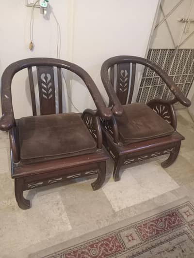 2 chairs 2500