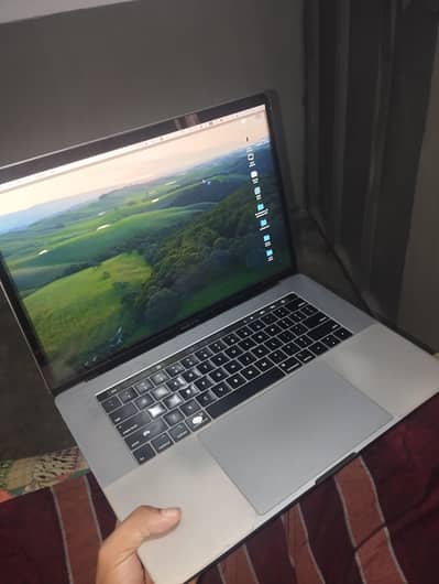 Apple MacBook Pro Core i7 | 16 inch | 32gb Ram | 513gb Memory |