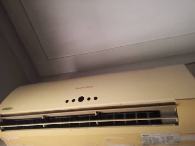Waves split AC 0