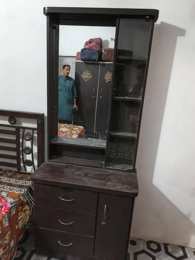 dressing table