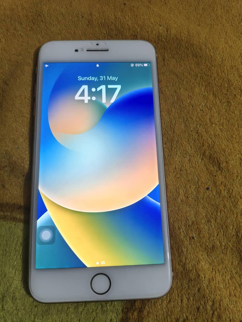 Apple iPhone 8 Plus 1