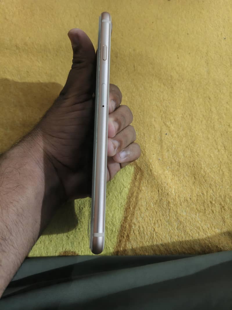Apple iPhone 8 Plus 2