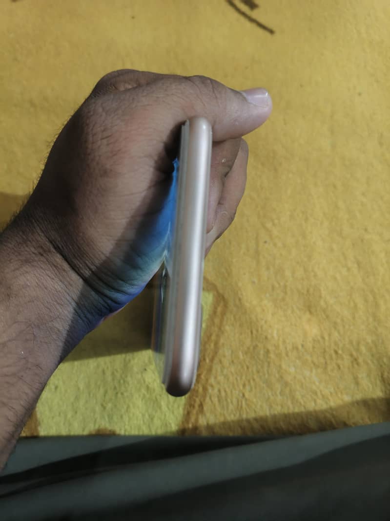 Apple iPhone 8 Plus 5