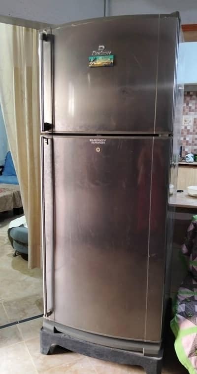 Fridge 18 cubic foot Used for Sale