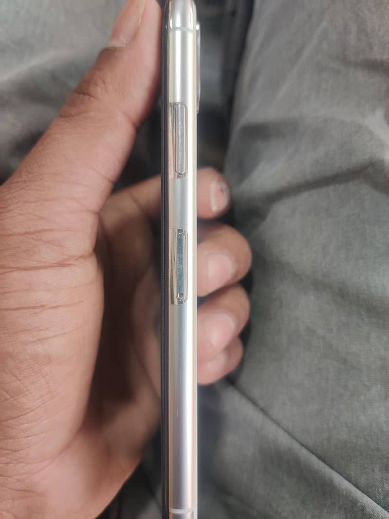 Apple iPhone X 2