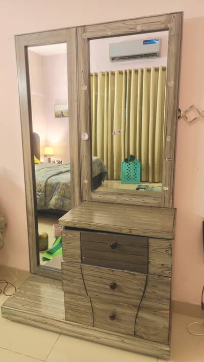 Dressing table dresser with 2 mirrors