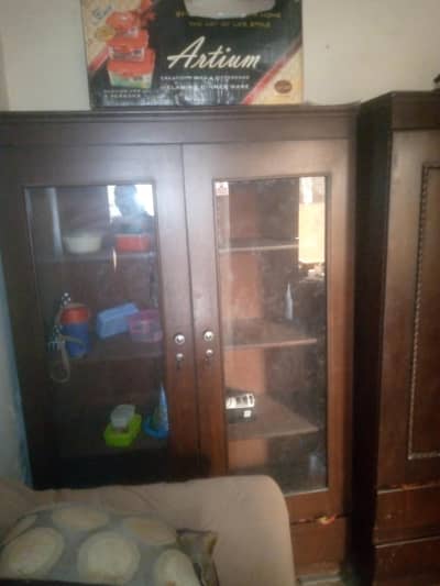 TitleBeautiful Wooden Showcase / Crockery Cabinet