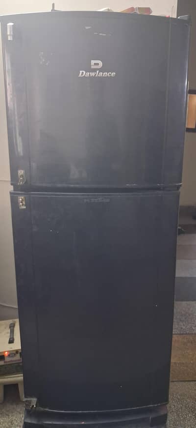 good condition dawalance fridge urgent aale