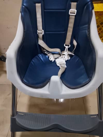 Baby high chairs as like new 4 chairs good condition little bit use