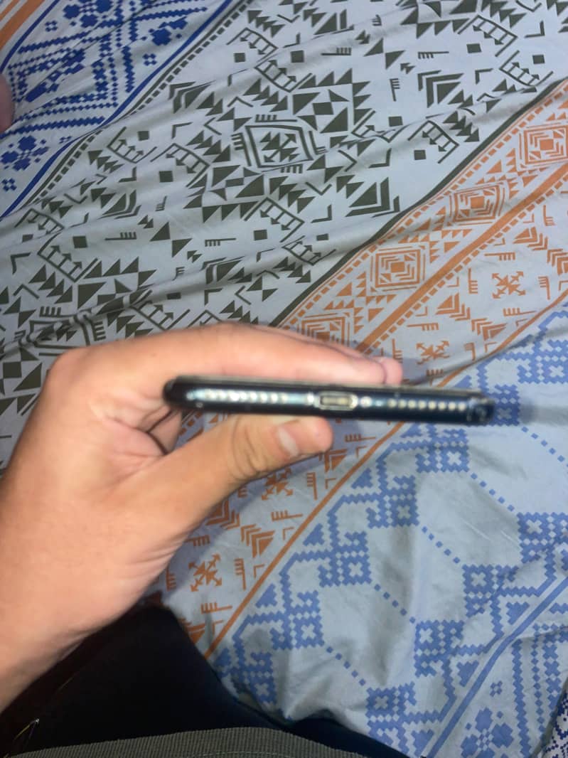 Apple iPhone 7 Plus 3