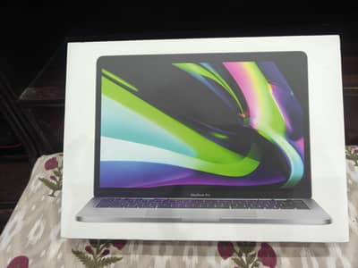 MacBook Pro 13" M2 (2022) | 8GB RAM | 256GB SSD | Box