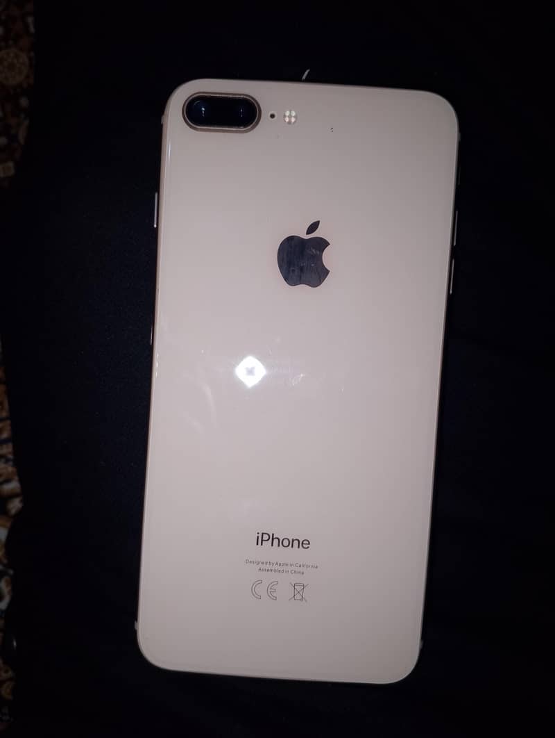 Apple iPhone 8 Plus 1