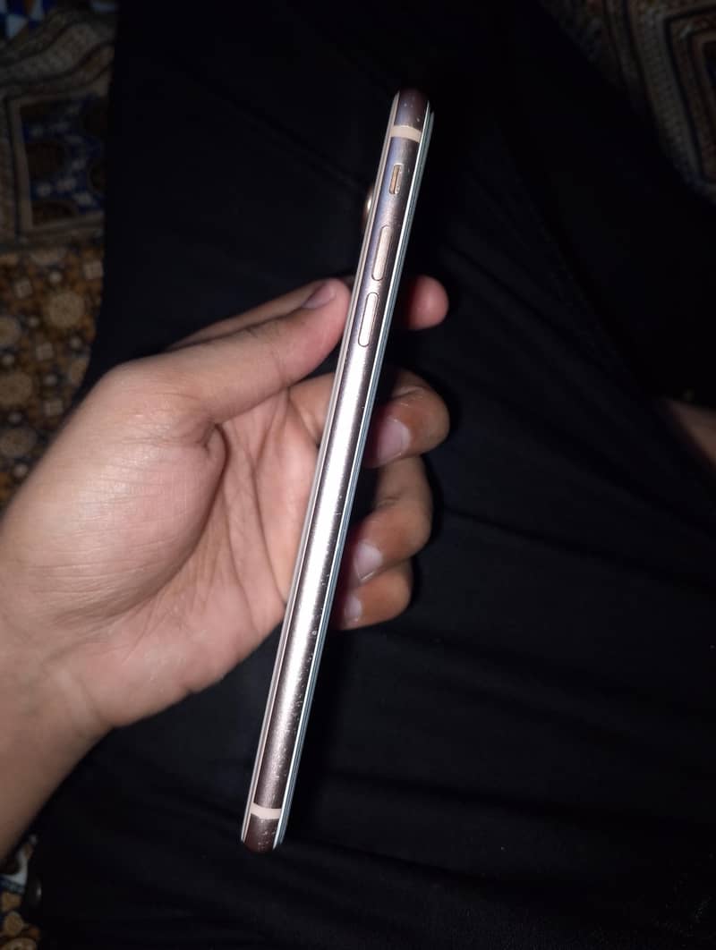 Apple iPhone 8 Plus 2