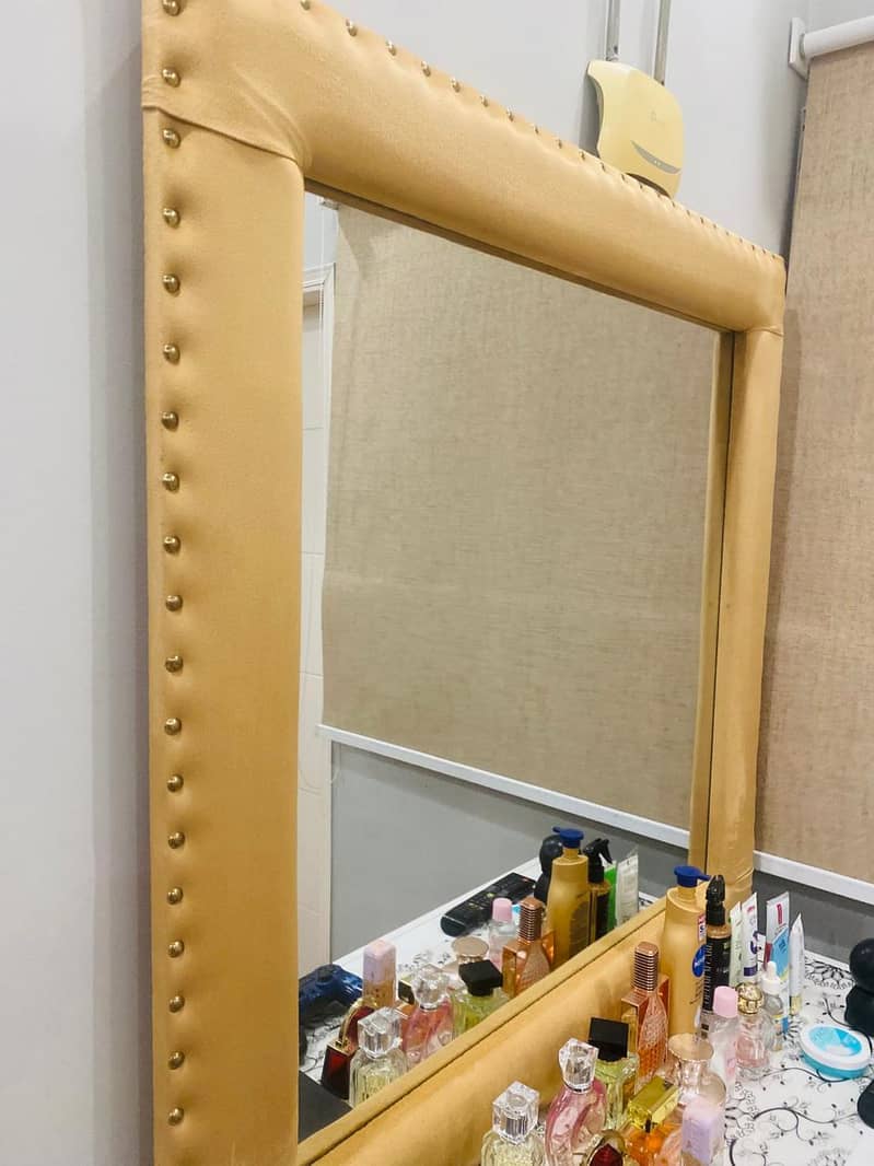 Dressing table 1