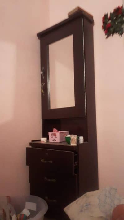 dressing table