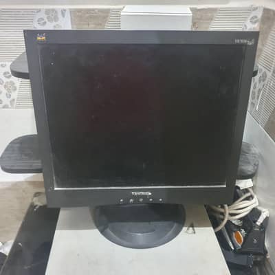 This is a ViewSonic VA703B 17-inch LCD