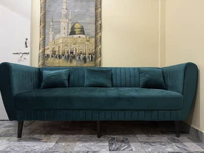 Slightly used sofas with 7 cushions