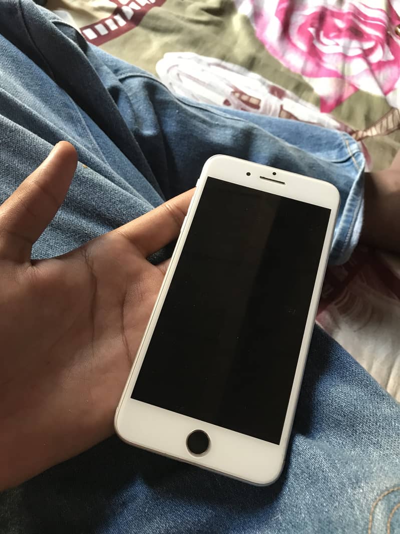 Apple iPhone 7 Plus 2