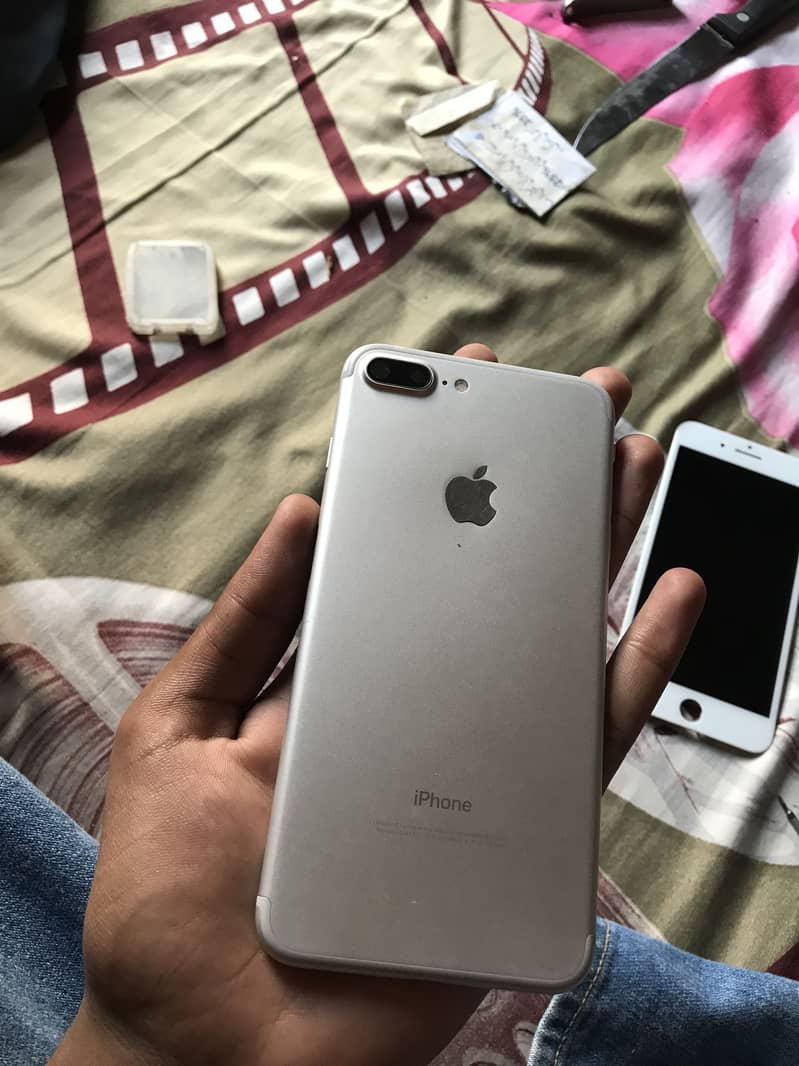 Apple iPhone 7 Plus 7