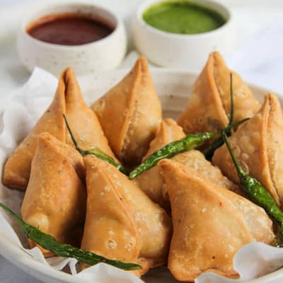 Need Samosa, Roll, pakora,Chips, Maker only Experience wale rapta kare