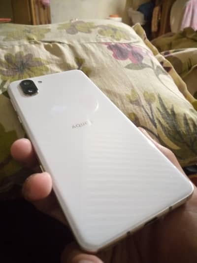 Sharp Aquos R3