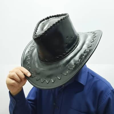 Vintage Western Stylish Cowboy Hat Featuring a Classic Bull Design