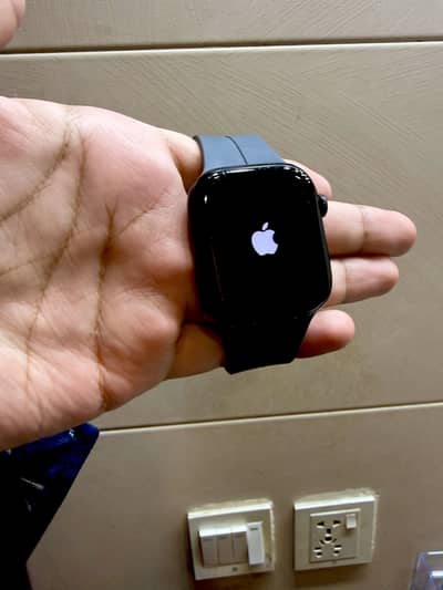 Apple Watch Series 10 Black 46MM 99% Battery Health !