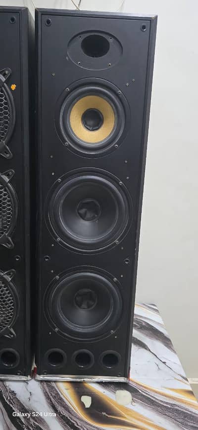 Speakers woofers amplifier