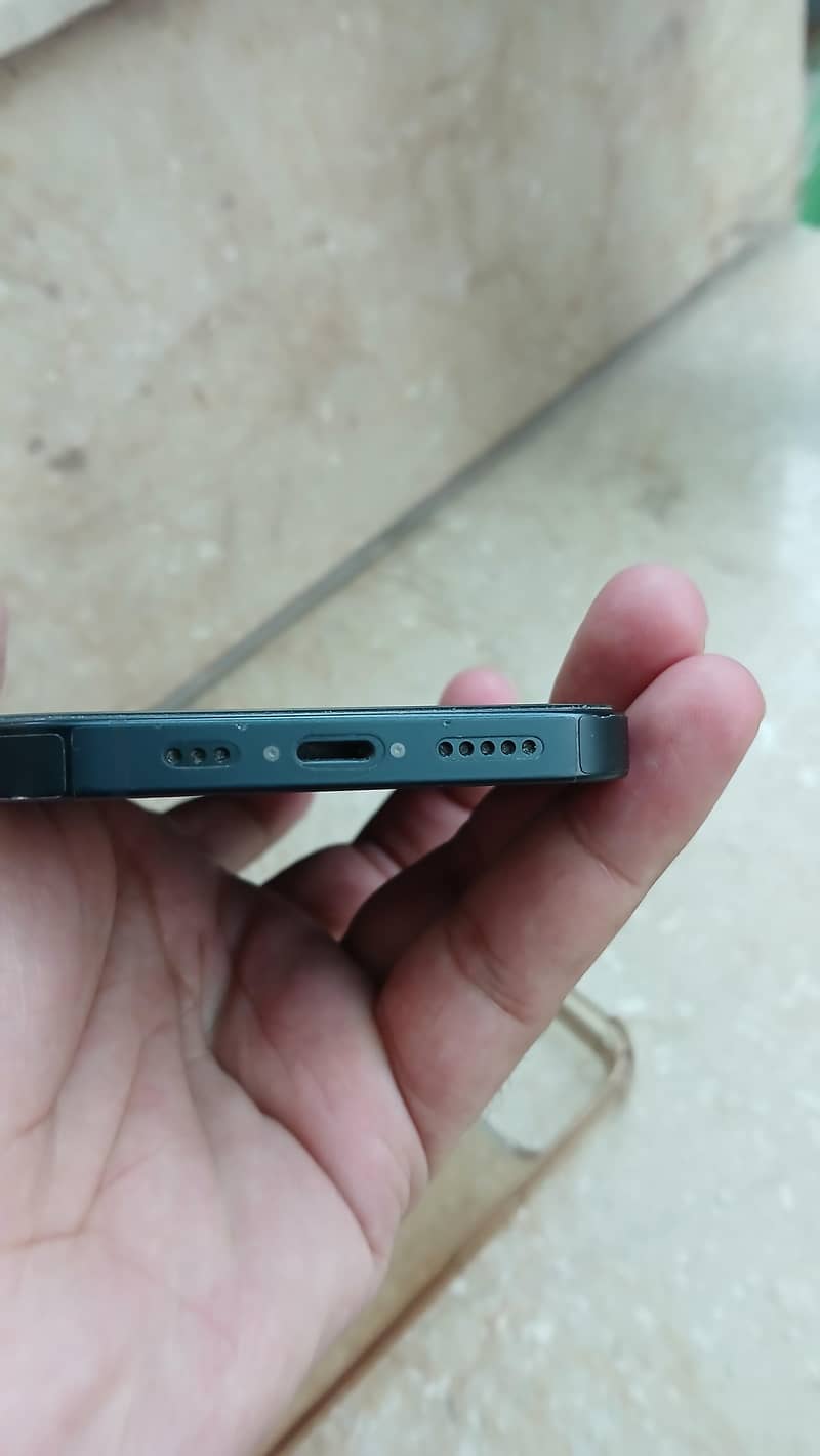 iPhone 13 3
