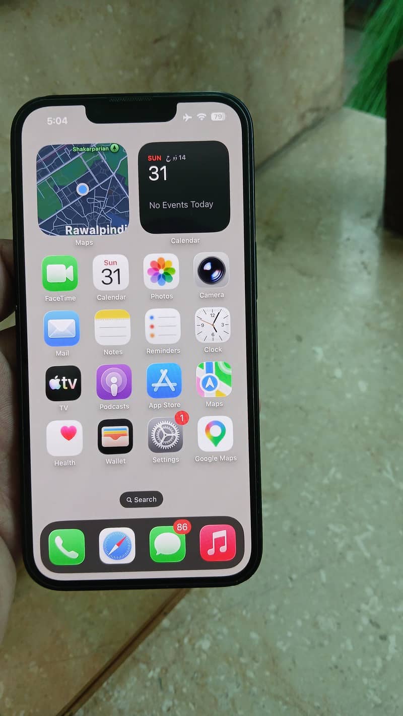 iPhone 13 4