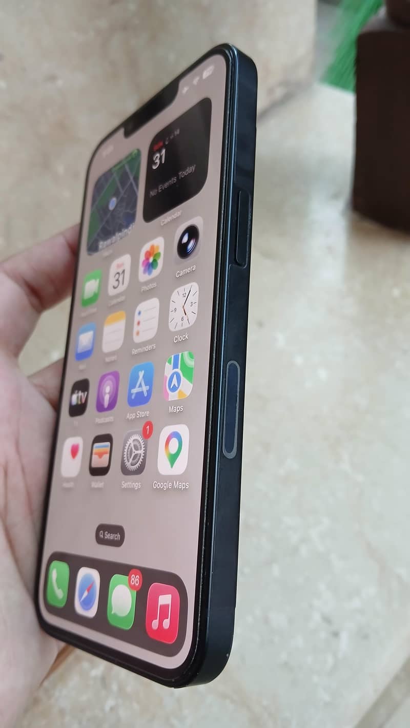 iPhone 13 7