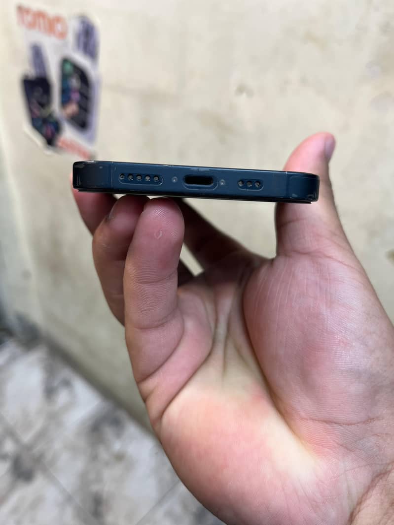Apple iPhone 13 3