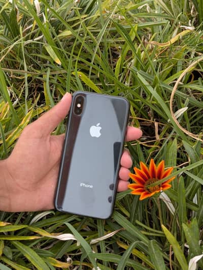 Apple iPhone X PTA APPROVED LUSH CONDITION.