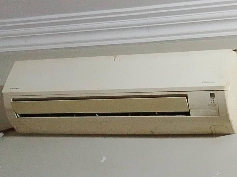 2 Ton split AC  7/10 used condition 0