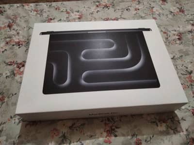 Apple MacBook Pro 14" (M5 Chip) – Brand New / Open Box