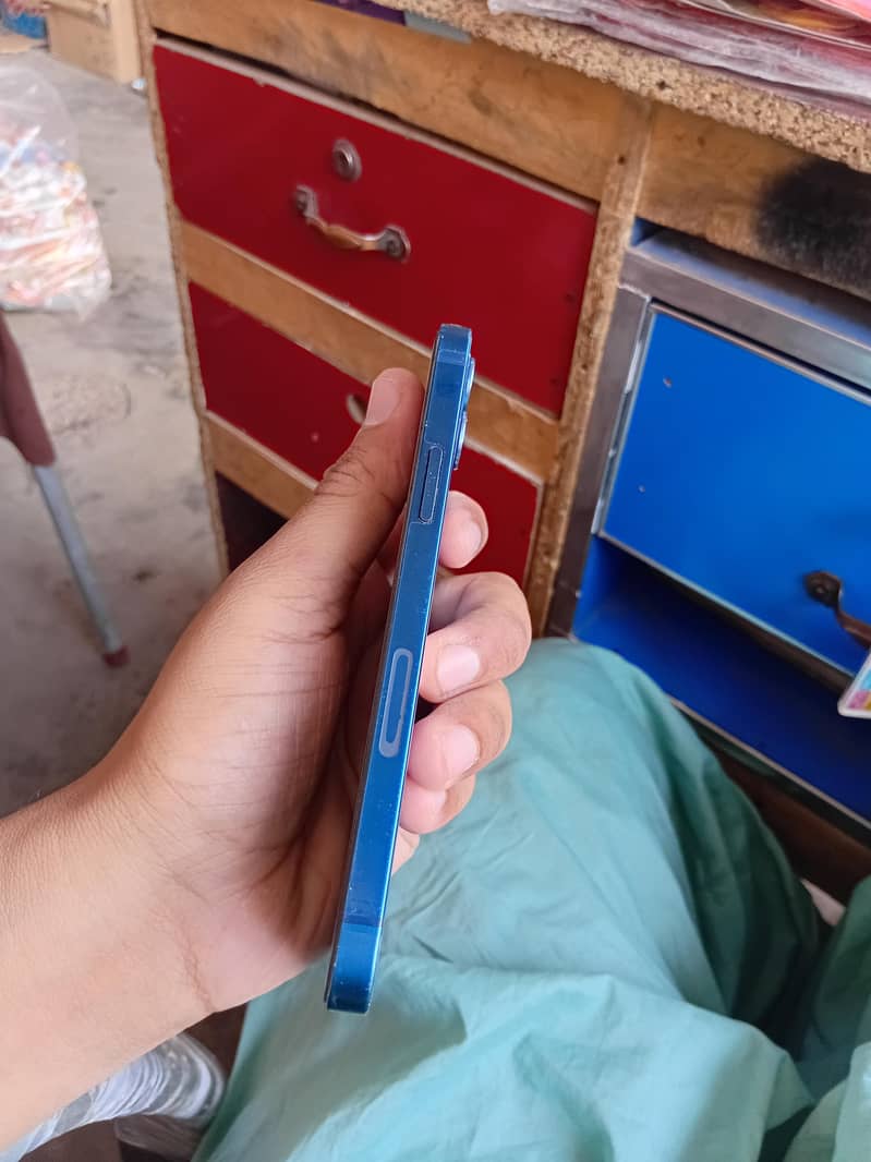 iPhone 12jv 1