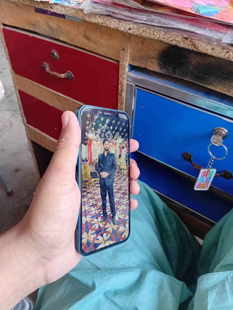 iPhone 12jv 2