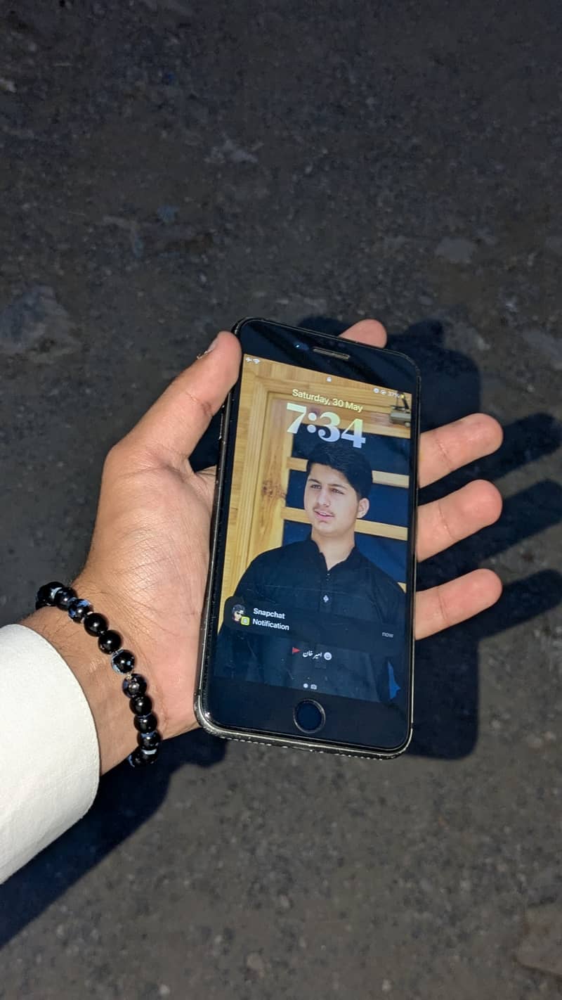 Apple iPhone 8 Plus 1