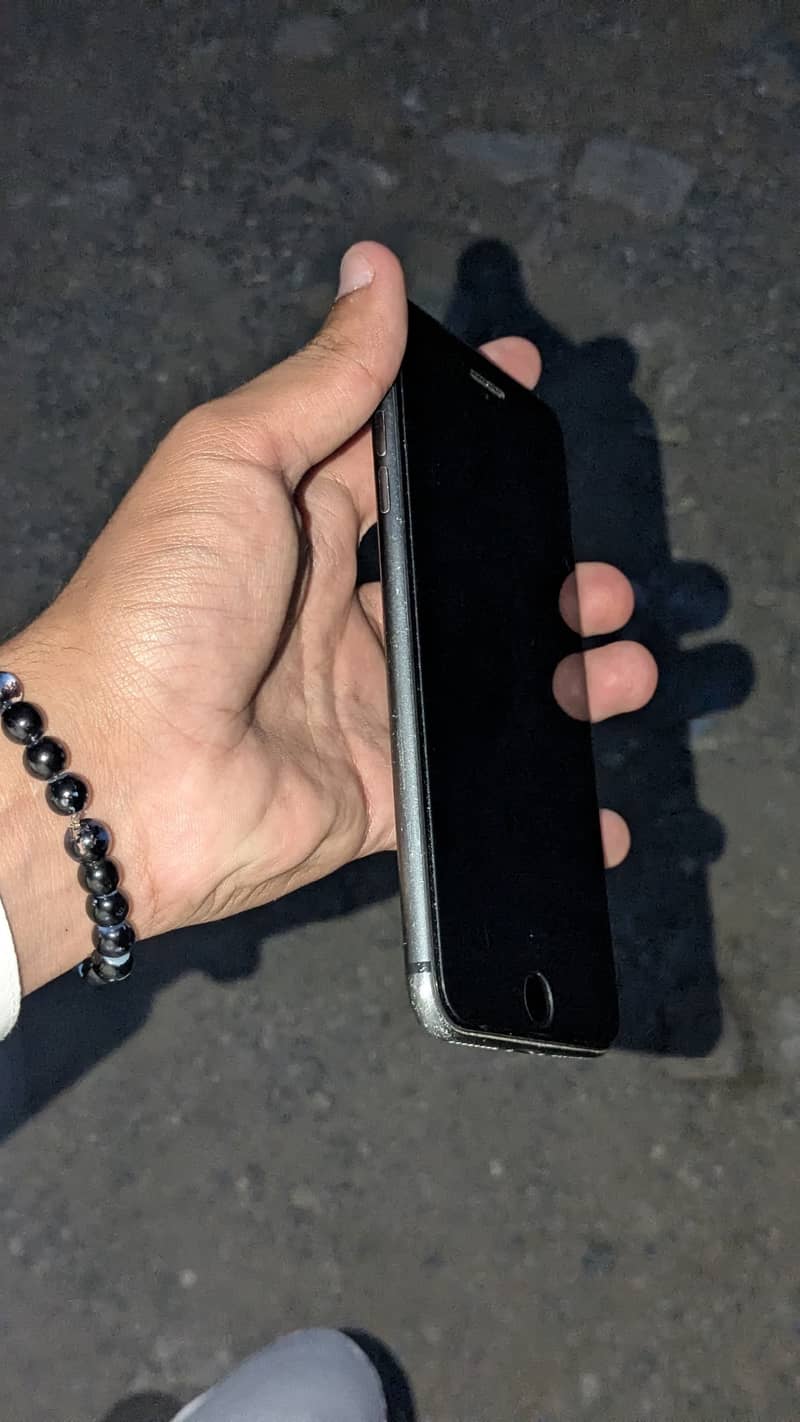 Apple iPhone 8 Plus 3