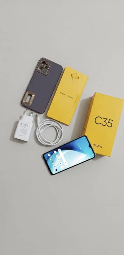 Realme C35