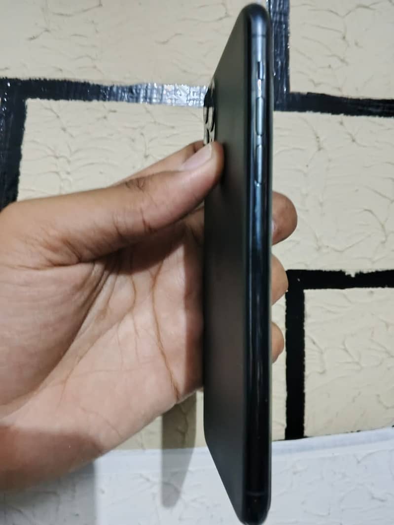 Apple iPhone 11 Pro Max 3