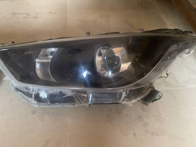 Yaris vitz 23 model front lights hy