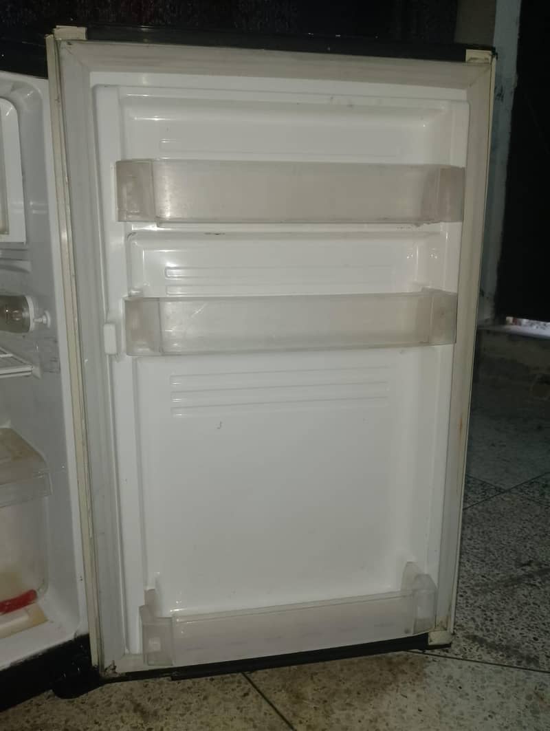 mini fridge 3