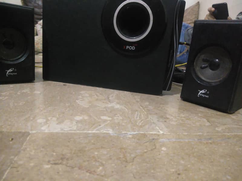 speakers 3