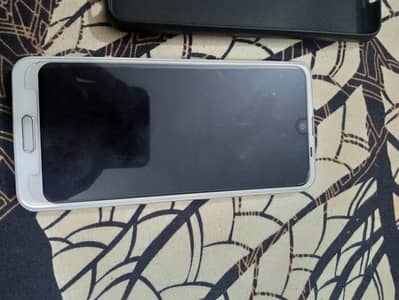 Sharp Aquos R2